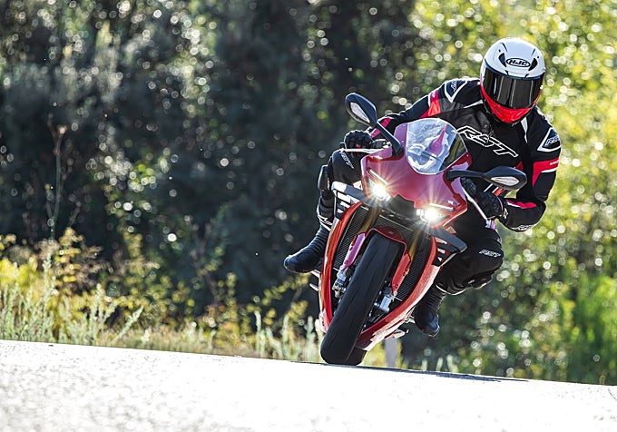 Equipamiento del probador: Mono de piel RST TracTech Evo 5