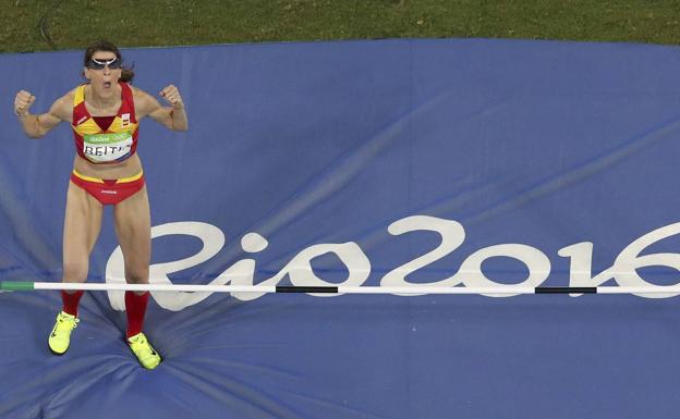 Ruth Beitia, celebra su oro en Río de Janeiro. 