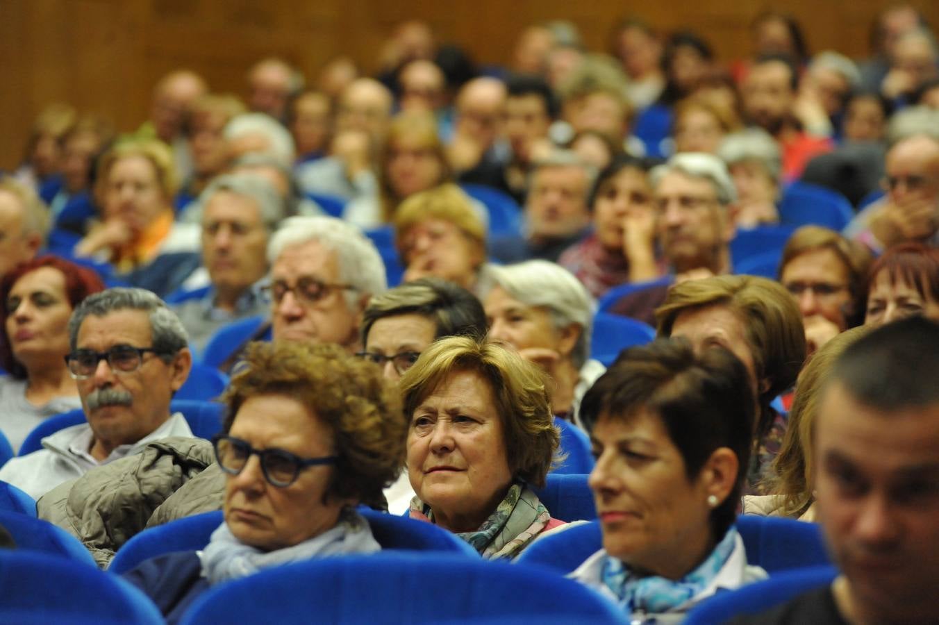 ‘El vigor de una cultura amordazada’ es el título de la primera mesa que, moderada por el periodista Carlos Blanco, ha contado con la participación de Carlos Aganzo Gustavo Martín Garzo, Miguel Ángel Pérez ‘Maguil’ y Enrique Gavilán 