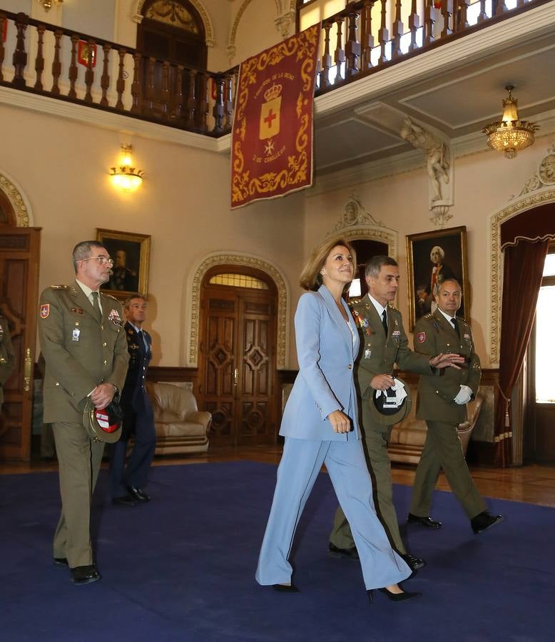 La ministra de Defensa, María Dolores de Cospedal, visita la Academia de Caballería de Valladolid