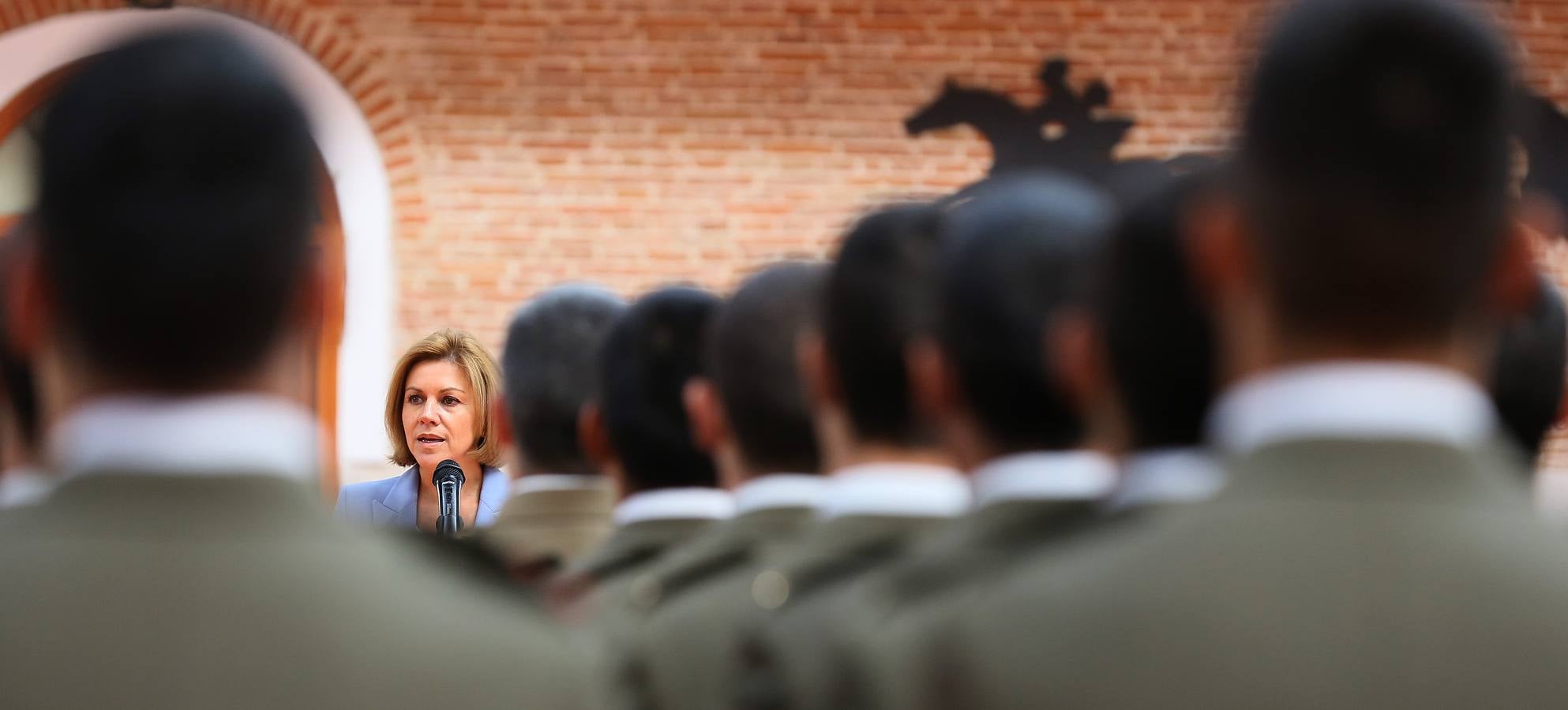 La ministra de Defensa, María Dolores de Cospedal, visita la Academia de Caballería de Valladolid