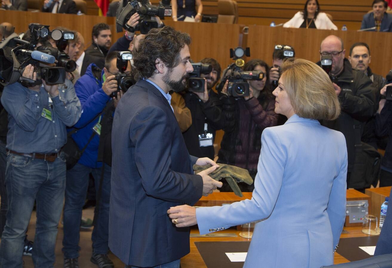 La ministra de Defensa, Dolores de Cospedal, ha aprovechado el acto para defender a ultranza la aplicación de la ley, la Constitución y el Estado de Derecho