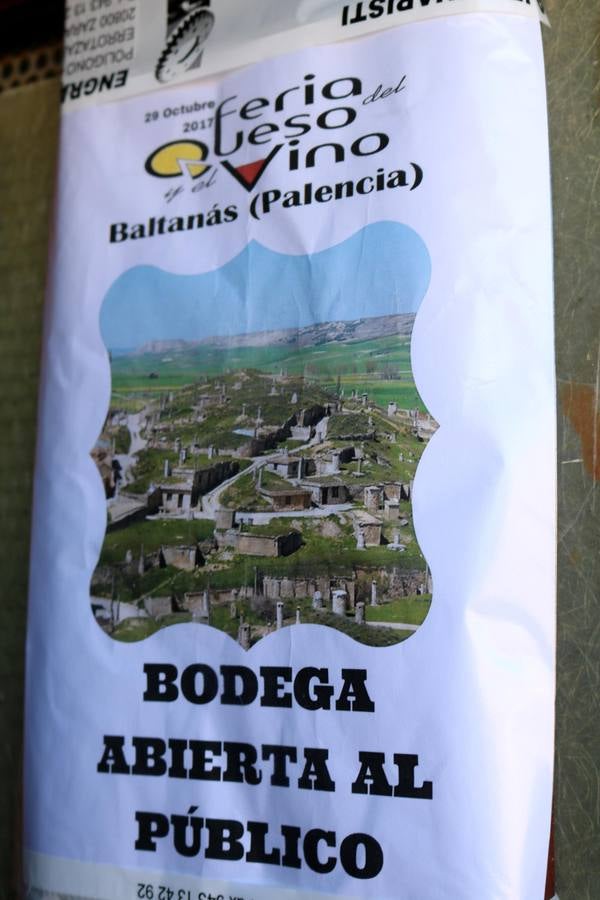 En plena preparación de los caldos, algunos vecinos han abierto las puertas de sus bodegas para que los visitantes puedan conocer esta arquitectura hipogea, tan característica en el Cerrato