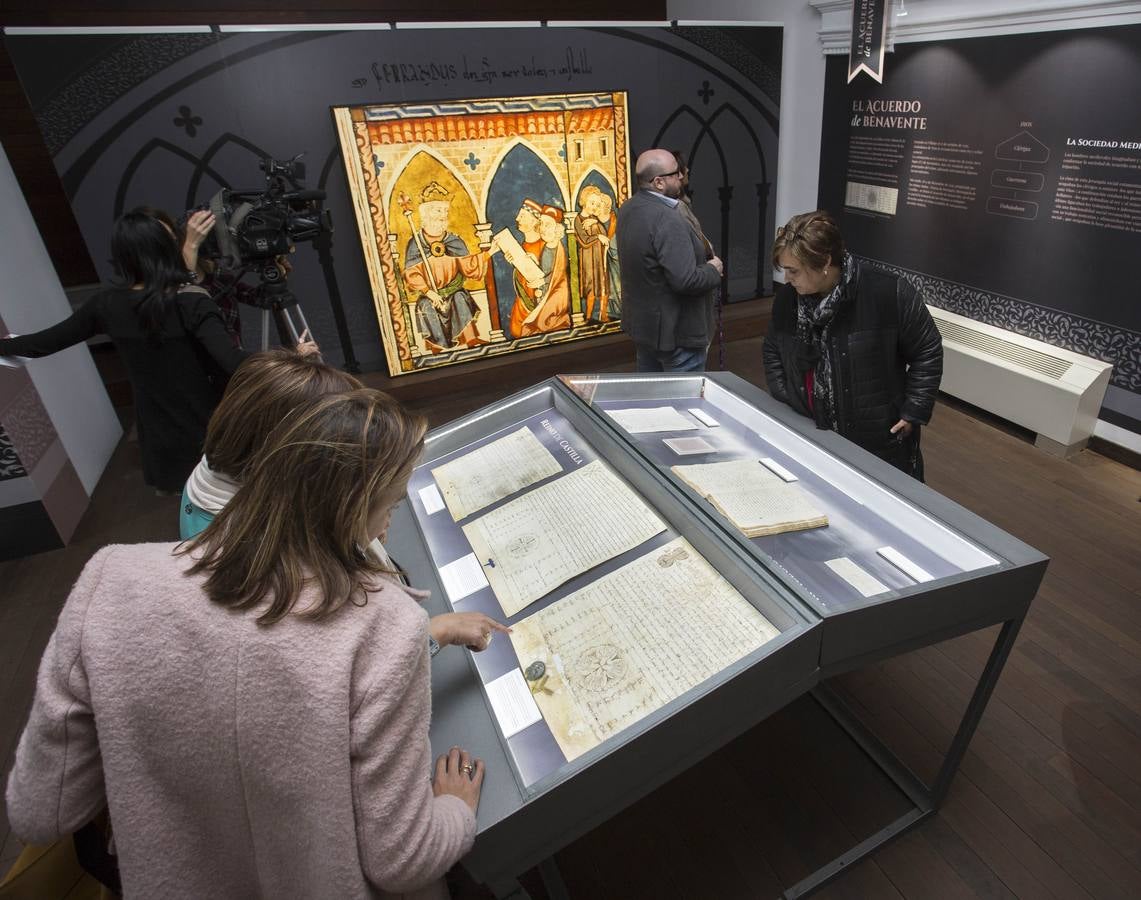 La muestra recorre el legado documental del rey santo en el Archivo General de Castilla y León