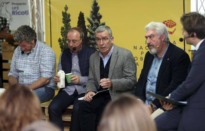 La feria tiene lugar en Soria y cuenta con participación burgalesa como la de Luis Marcos o José Ignacio Delgado