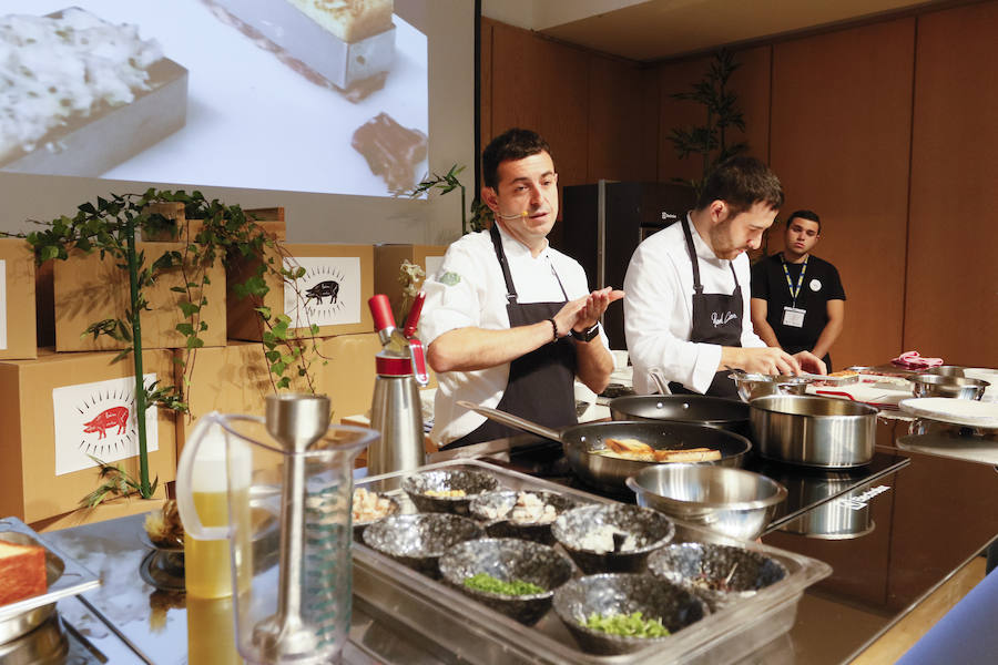 La consejera de Cultura de la Junta, Josefa García Cirac, inaugura el encuentro en Salamanca que cuenta con la presencia de 13 estrellas Michelin 