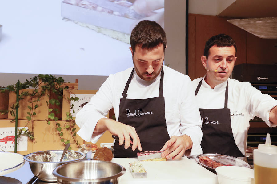 La consejera de Cultura de la Junta, Josefa García Cirac, inaugura el encuentro en Salamanca que cuenta con la presencia de 13 estrellas Michelin 