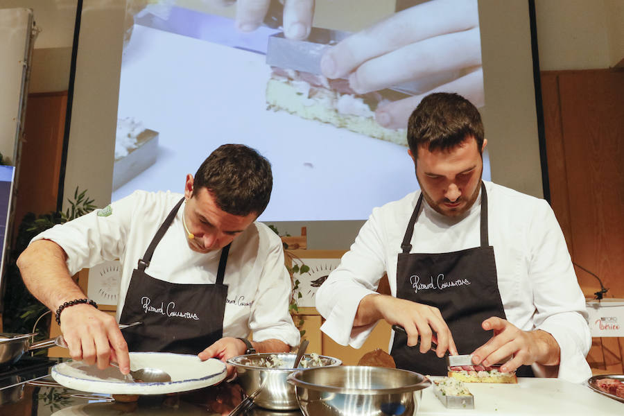 La consejera de Cultura de la Junta, Josefa García Cirac, inaugura el encuentro en Salamanca que cuenta con la presencia de 13 estrellas Michelin 