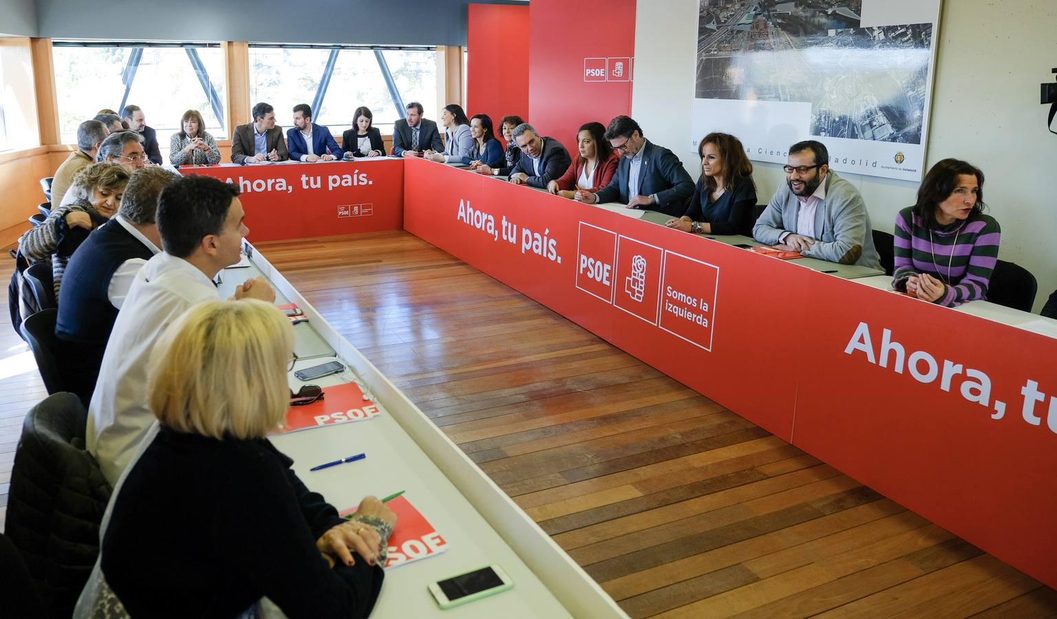 El secretario general del PSOE, Pedro Sánchez, ha avanzado que su partido irá «de la mano» con el PSC a la hora de tejer pactos de Gobierno tras las elecciones catalanas del 21 de diciembre