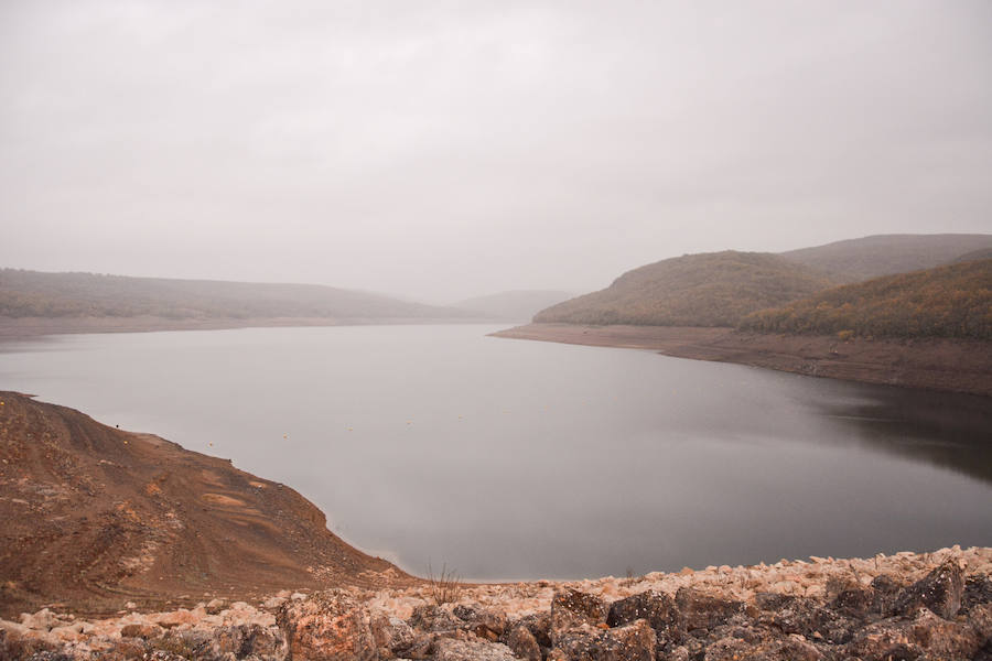 Hacía mucho tiempo que el pantano de Úzquiza no presentaba esta imagen