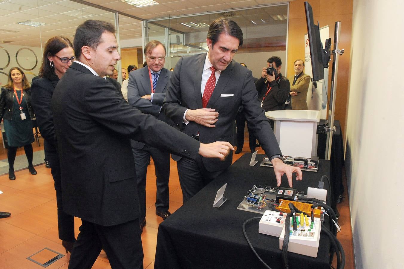 La inauguración ha contado con la visita del consejero de Fomento y Medio Ambiente de la Junta de Castilla y León, Juan Carlos Suárez-Quiñones