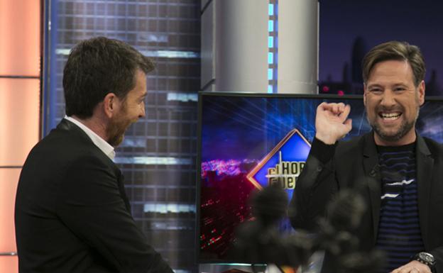 Carlos Latre con Pablo Motos en 'El Hormiguero'. 