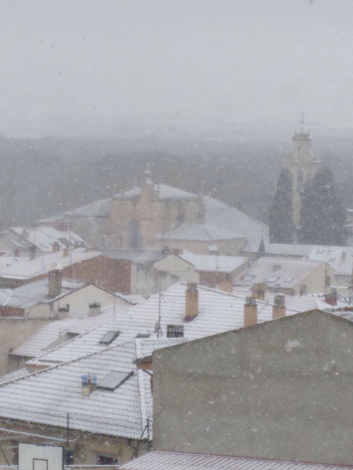 Nieve en la localidad vallisoletana de Peñafiel.