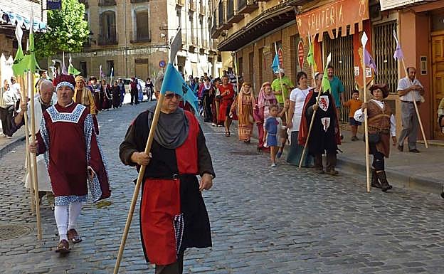 Desfile de una de las marchas organziadas por la Asociación Cidiana Tierra de Pinares 
