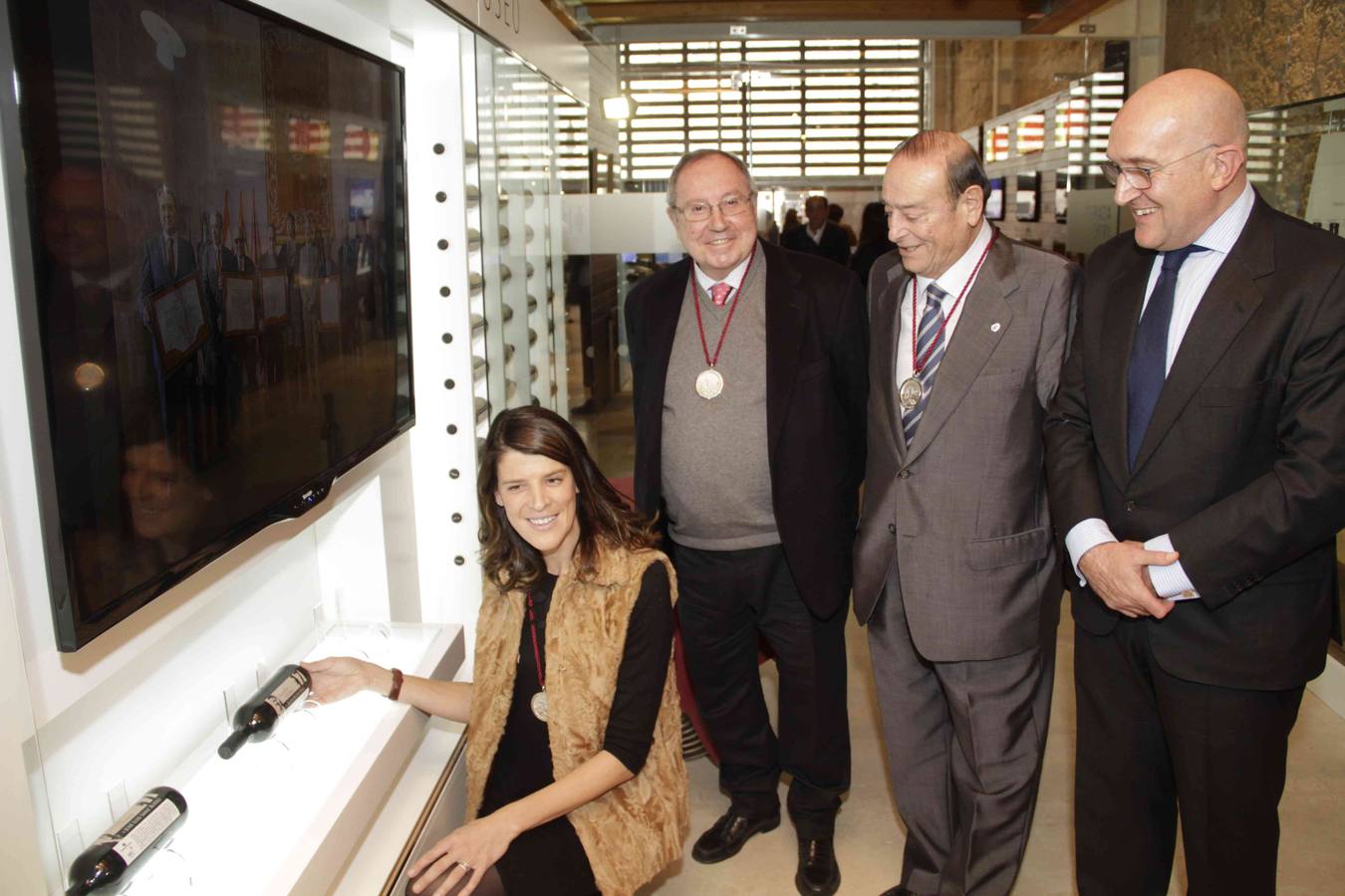 El reconocimiento, que ha congregado a numerosos invitados, ha tenido lugar este mediodía en el castillo de Peñafiel