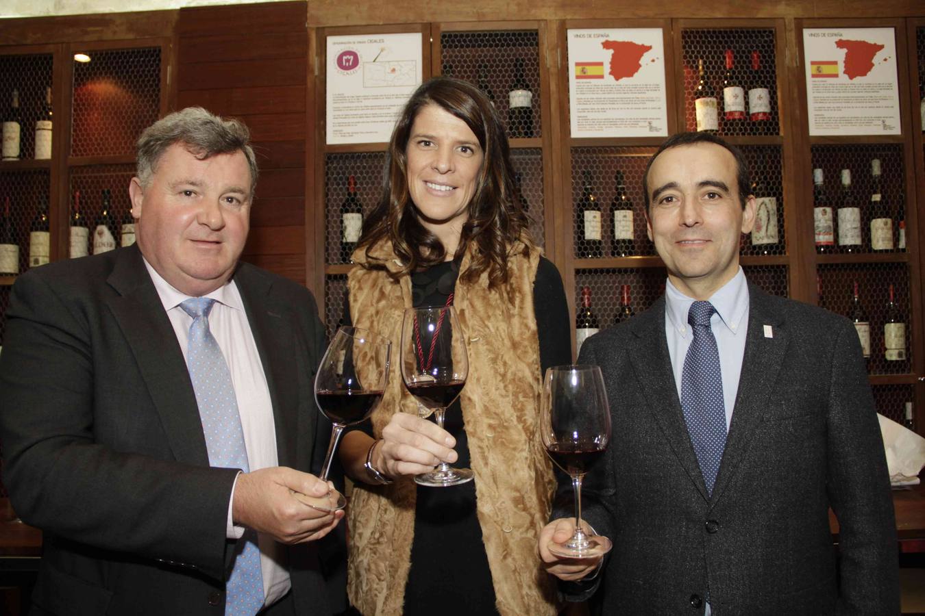 El reconocimiento, que ha congregado a numerosos invitados, ha tenido lugar este mediodía en el castillo de Peñafiel