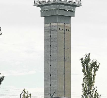 Vista panorámica de la torre de vigilancia del centro penitenciario de Topas.