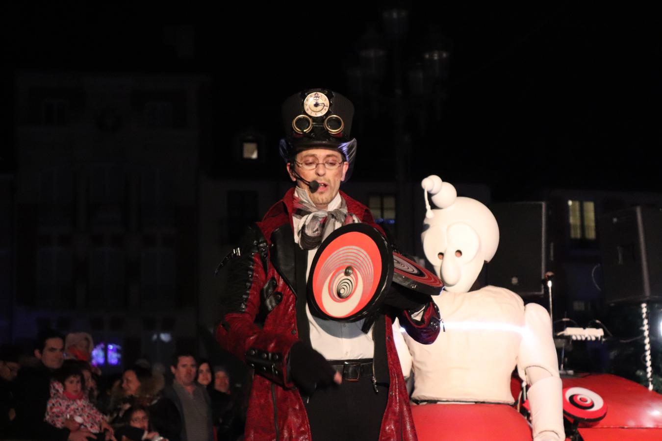 Así luce la Plaza Mayor tras el encendido del árbol