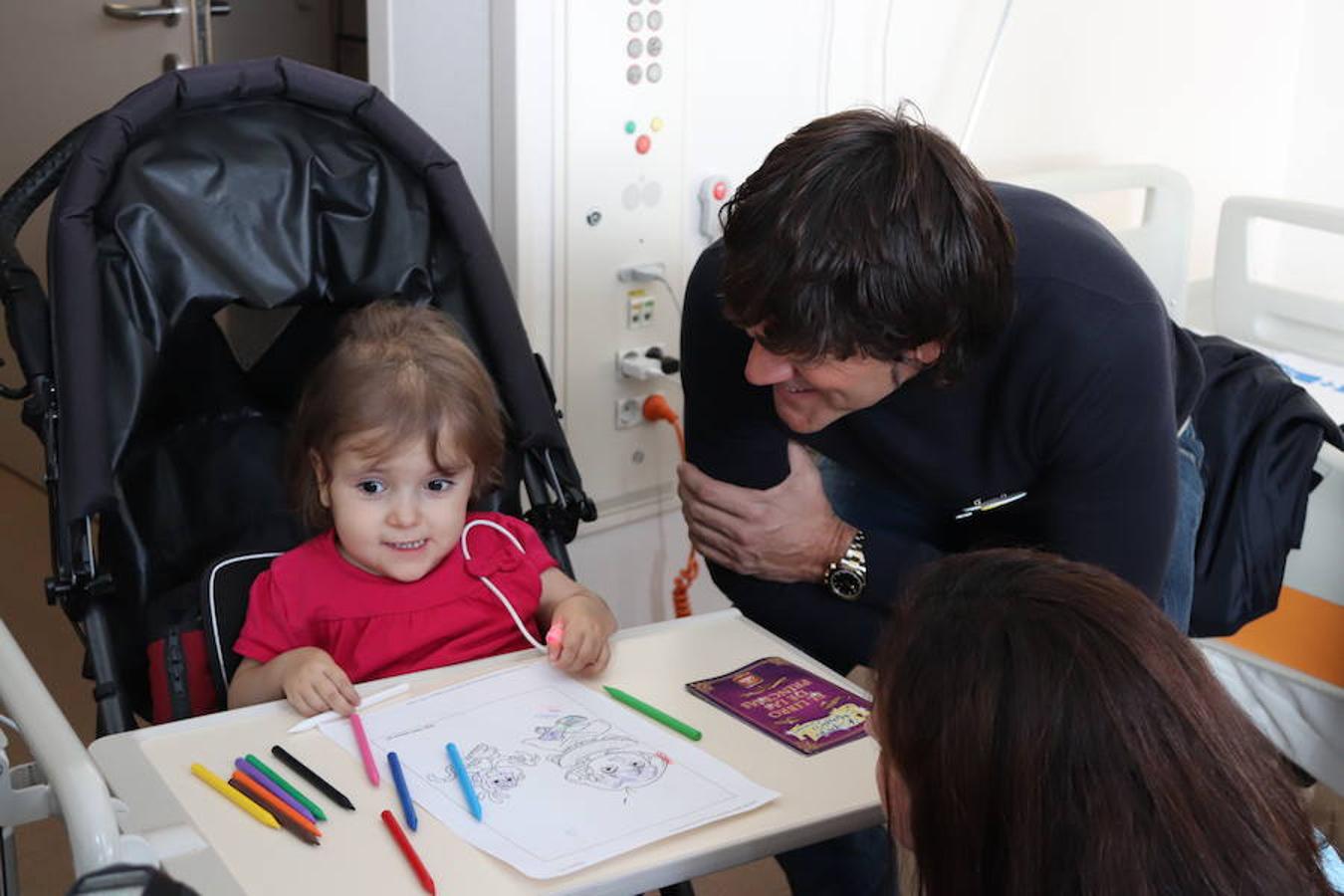 Así han repartido regalos los jugadores del Burgos CF