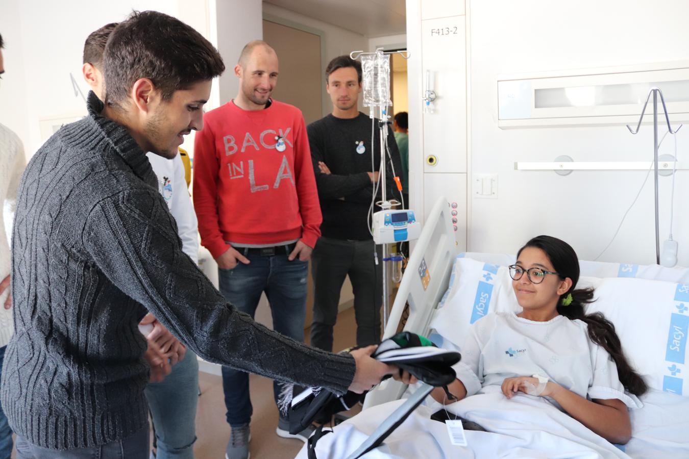 Así han repartido regalos los jugadores del Burgos CF