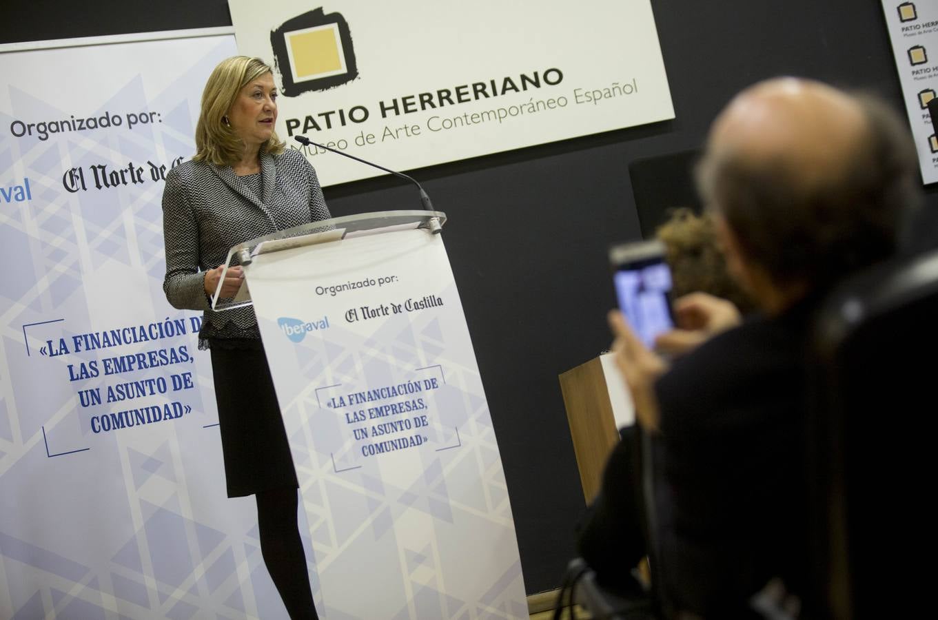 La consejera de Economía y Hacienda de la Junta, Pilar del Olmo, ha anunciado la constitución de dos nuevos fondos de garantía para mejorar los créditos y apuntalar la financiación empresarial en Castilla y León