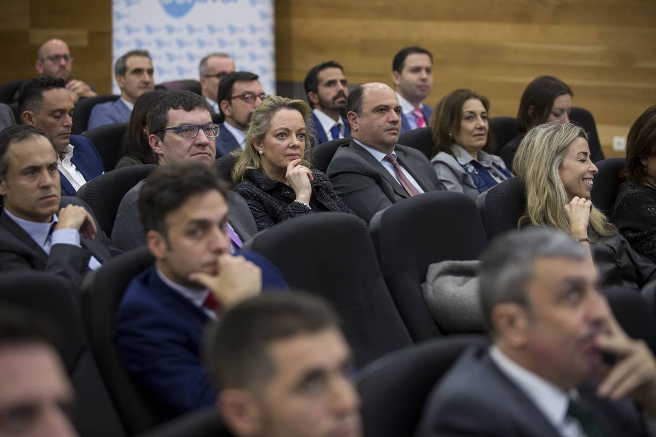 La consejera de Economía y Hacienda de la Junta, Pilar del Olmo, ha anunciado la constitución de dos nuevos fondos de garantía para mejorar los créditos y apuntalar la financiación empresarial en Castilla y León