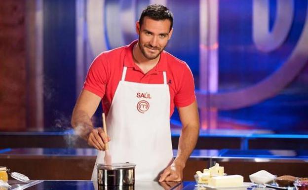 Saúl Craviotto, en los fogones de Masterchef Celebrity. 