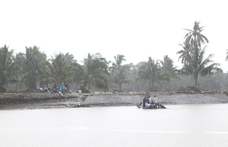 La Policía, que ha alertado de la presencia de peligrosos aludes de lodo, ha señalado que la mayoría de las víctimas mortales han sido registradas en la isla de Mindanao