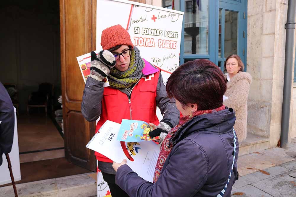 Los burgaleses entregan un juguete a Cruz Roja