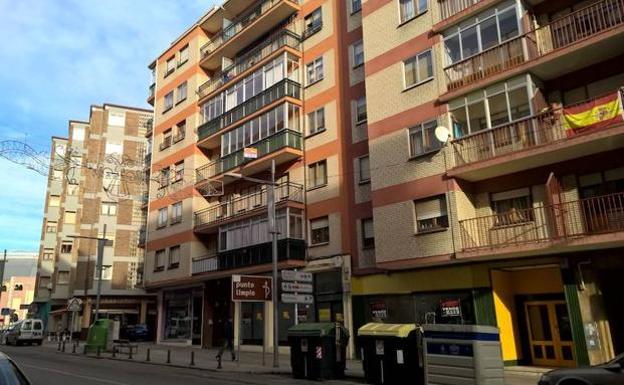 Calle en la que viven los jugadores del Arandina acusados de abusos sexuales a una joven en Aranda de Duero.