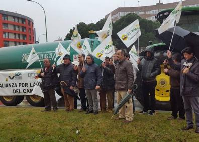 Imagen secundaria 1 - Manifestaciones en Zamora, Burgos y Segovia.