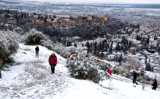 Nevada sobre la Alhambra, en Granada.