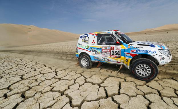 Cristina Gutiérrez necesitó doce horas para superar la cuarta etapa del Dakar