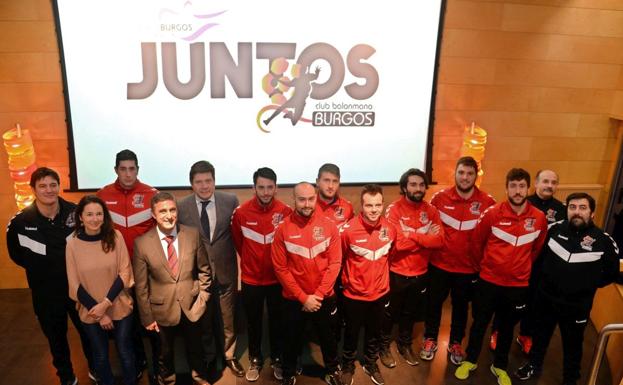 La Fundación Caja de Burgos y el Club Balonmano Burgos llevan el programa de inclusión social ‘Juntos’ a El Plantío