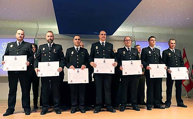 Agentes de la Policía Nacional homenajeados
