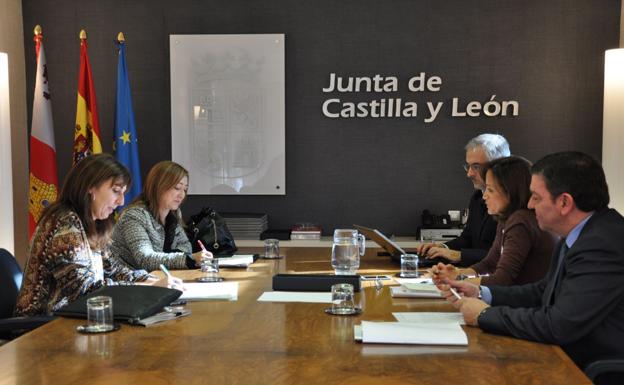 Responsables de la Diputación Foral de Álava y de la Junta de Castilla y León se han reunido esta mañana