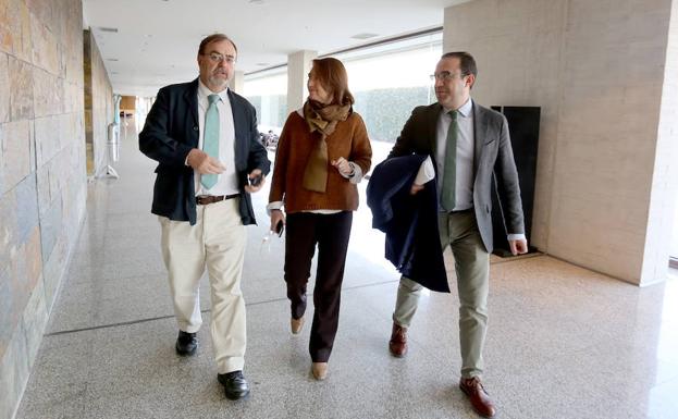 El consejero de Educación, Fernando Rey, asiste a una jornada académica organizada por el Consejo Escolar sobre 'Tiempos Escolares'. 