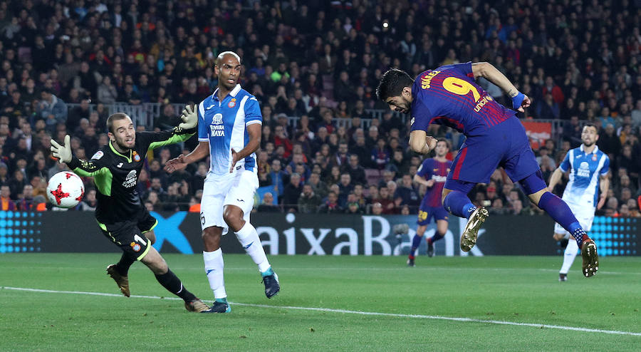 El Barcelona estará en las semifinales de la Copa del Rey tras vencer al Espanyol por 2-0 en el Camp Nou (2-1 global). Los azulgrana se adelantaron con Suárez y Messi puso la sentencia. El partido también estuvo marcado por la despedida a Javier Mascherano y el debut de Philippe Coutinho.