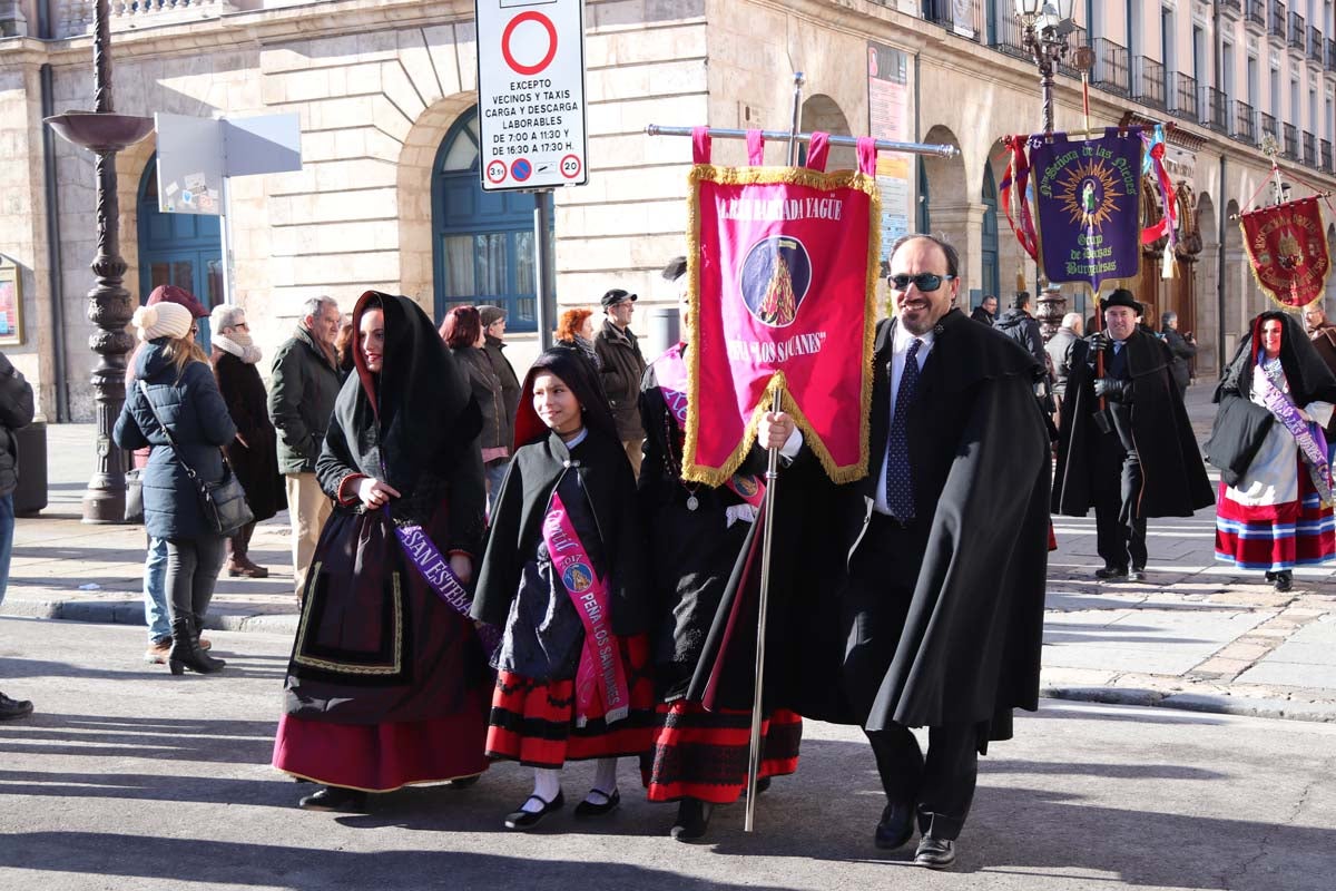 Miles de burgaleses honran a San Lesmes, patrón de la ciduad, en un soleado día en el que no faltan ni la tradición ni los roscos.