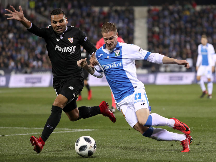 Leganés y Sevilla empataron a uno en la ida de las semifinales de la Copa del Rey que se disputó en el Estadio Municipal de Butarque. Muriel adelantó al cuadro hispalense, pero Siovas, en un lance ante Sergio Rico, anotó la igualada.