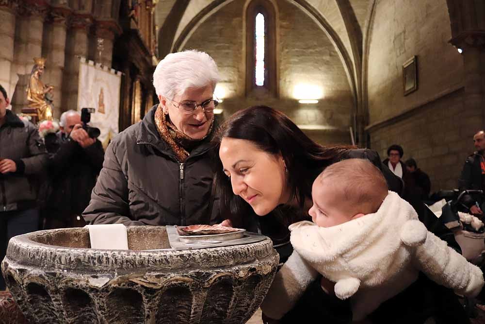 Estos son los bebés que han recibido la bendición de la Misa de la Luz