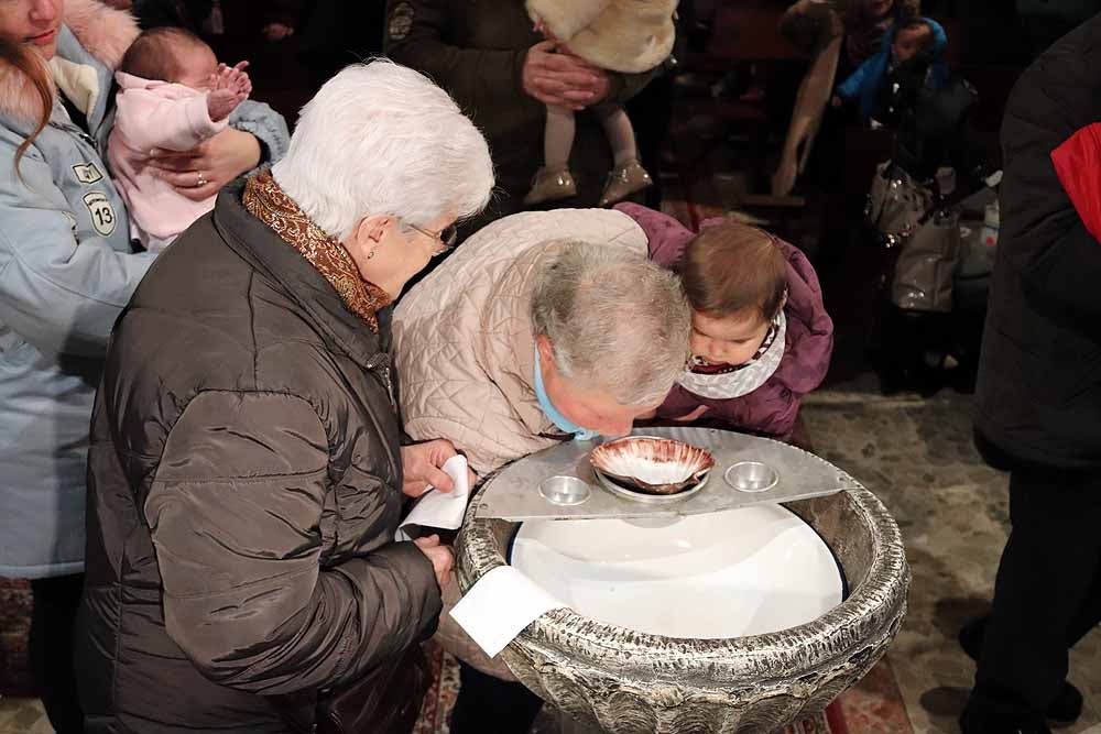 Estos son los bebés que han recibido la bendición de la Misa de la Luz