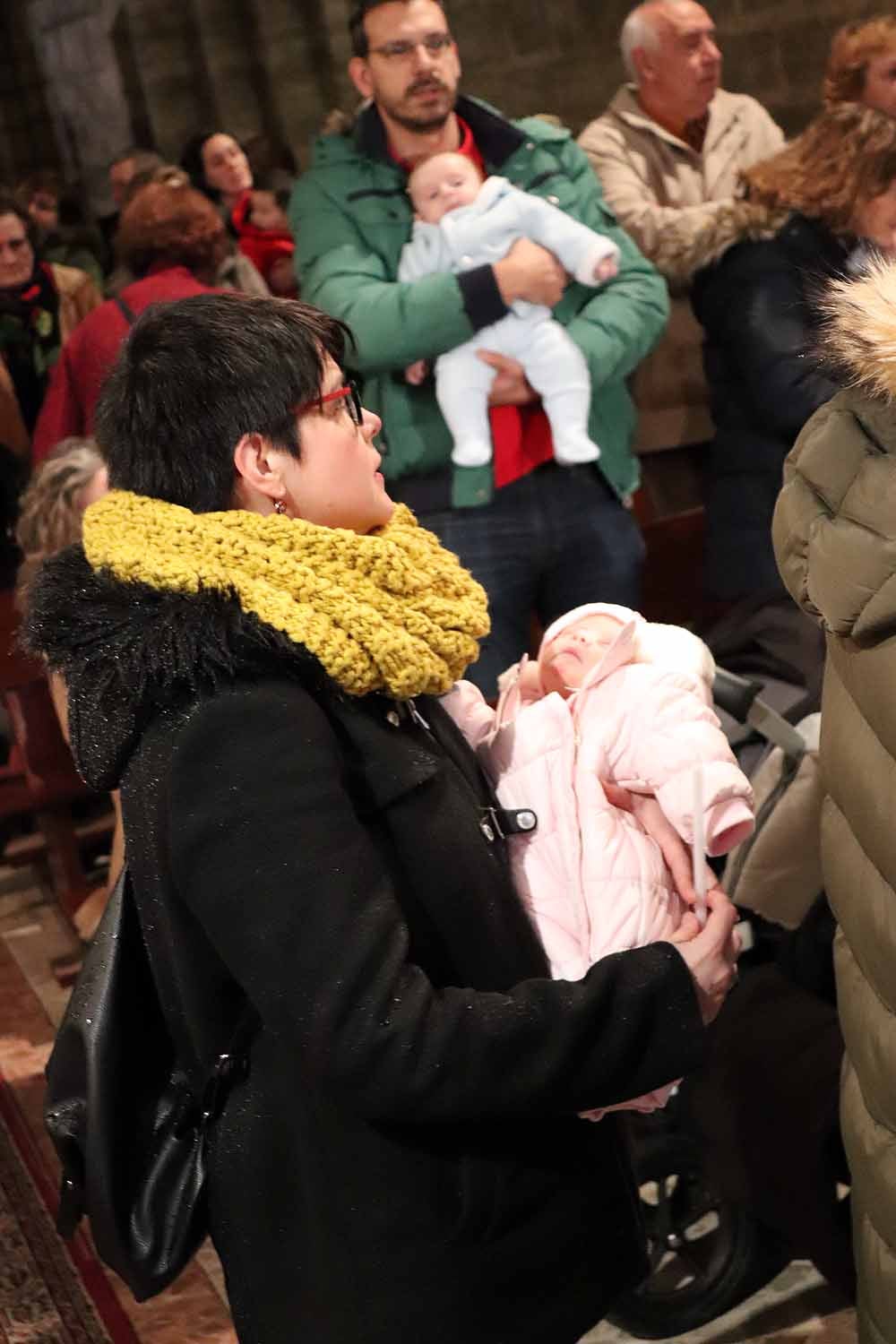 Estos son los bebés que han recibido la bendición de la Misa de la Luz