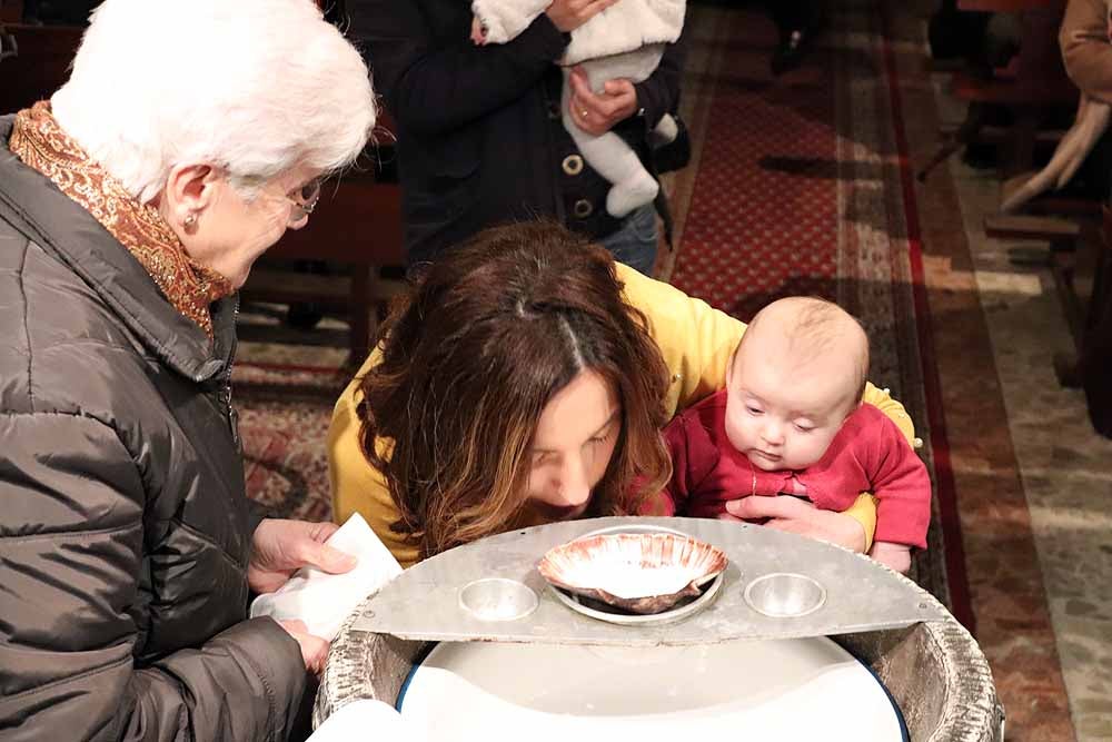 Estos son los bebés que han recibido la bendición de la Misa de la Luz