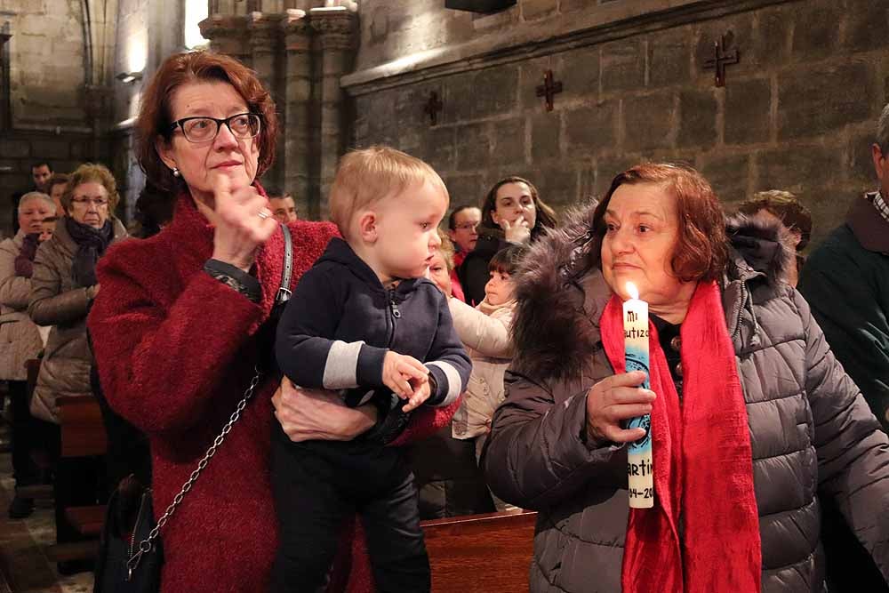 Estos son los bebés que han recibido la bendición de la Misa de la Luz