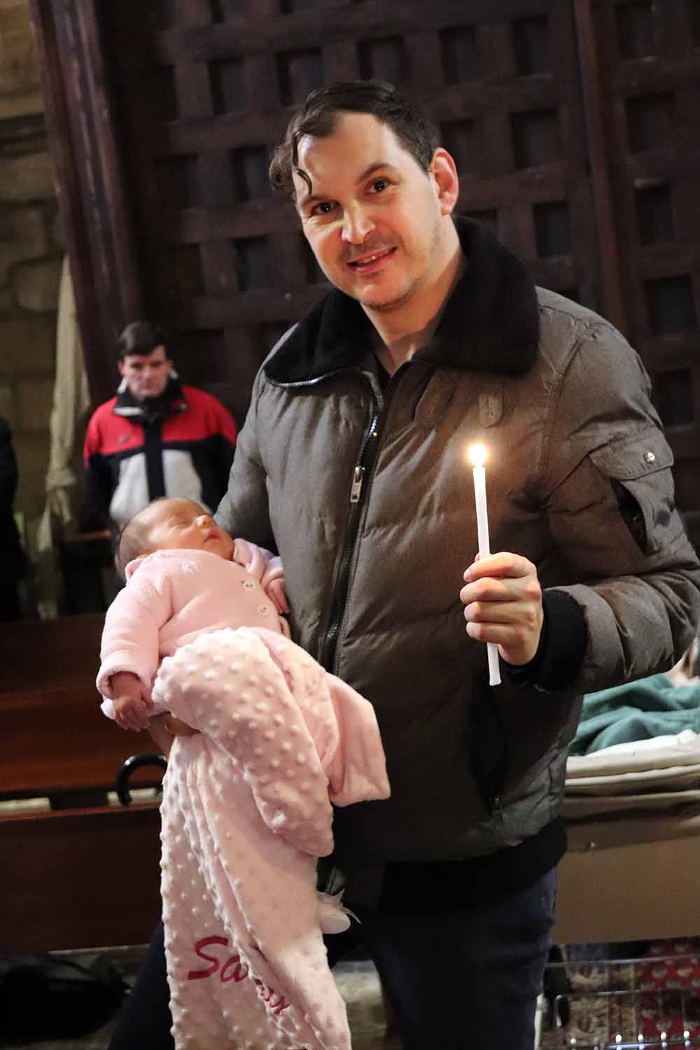 Estos son los bebés que han recibido la bendición de la Misa de la Luz