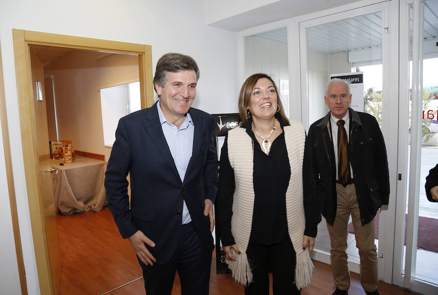 La consejera de Agricultura, con los alumnos de Basque Culinary Center