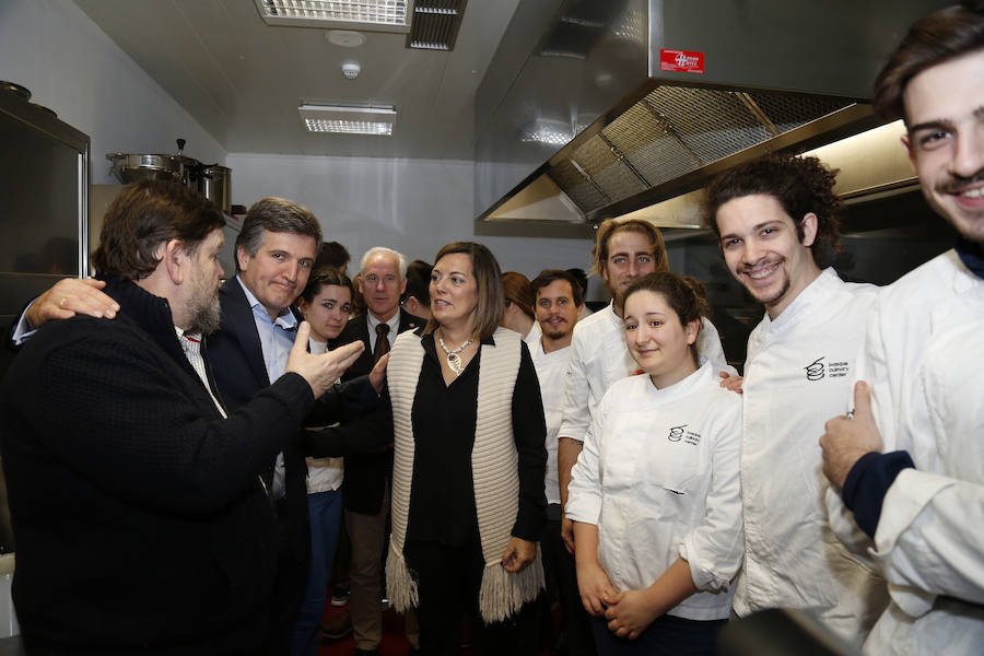 La consejera de Agricultura, con los alumnos de Basque Culinary Center