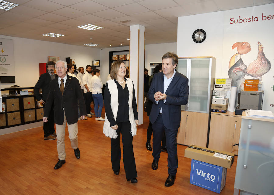 La consejera de Agricultura, con los alumnos de Basque Culinary Center