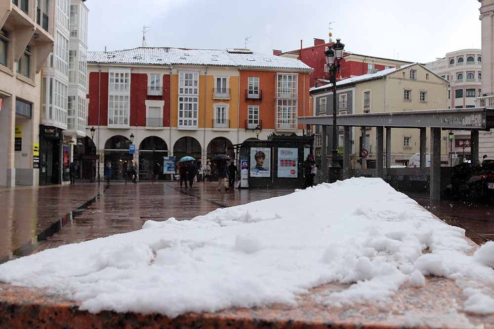 Aquí os dejamos unas imágenes sobre el paso del temporal de nieve por la provincia de Burgos